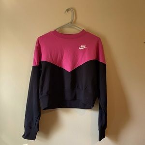 Nike Crop Top Crew Neck